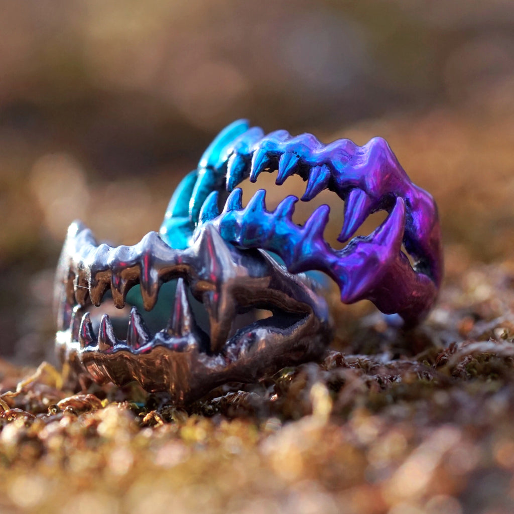 Dragon Fang Ear Cuff [Titanium]