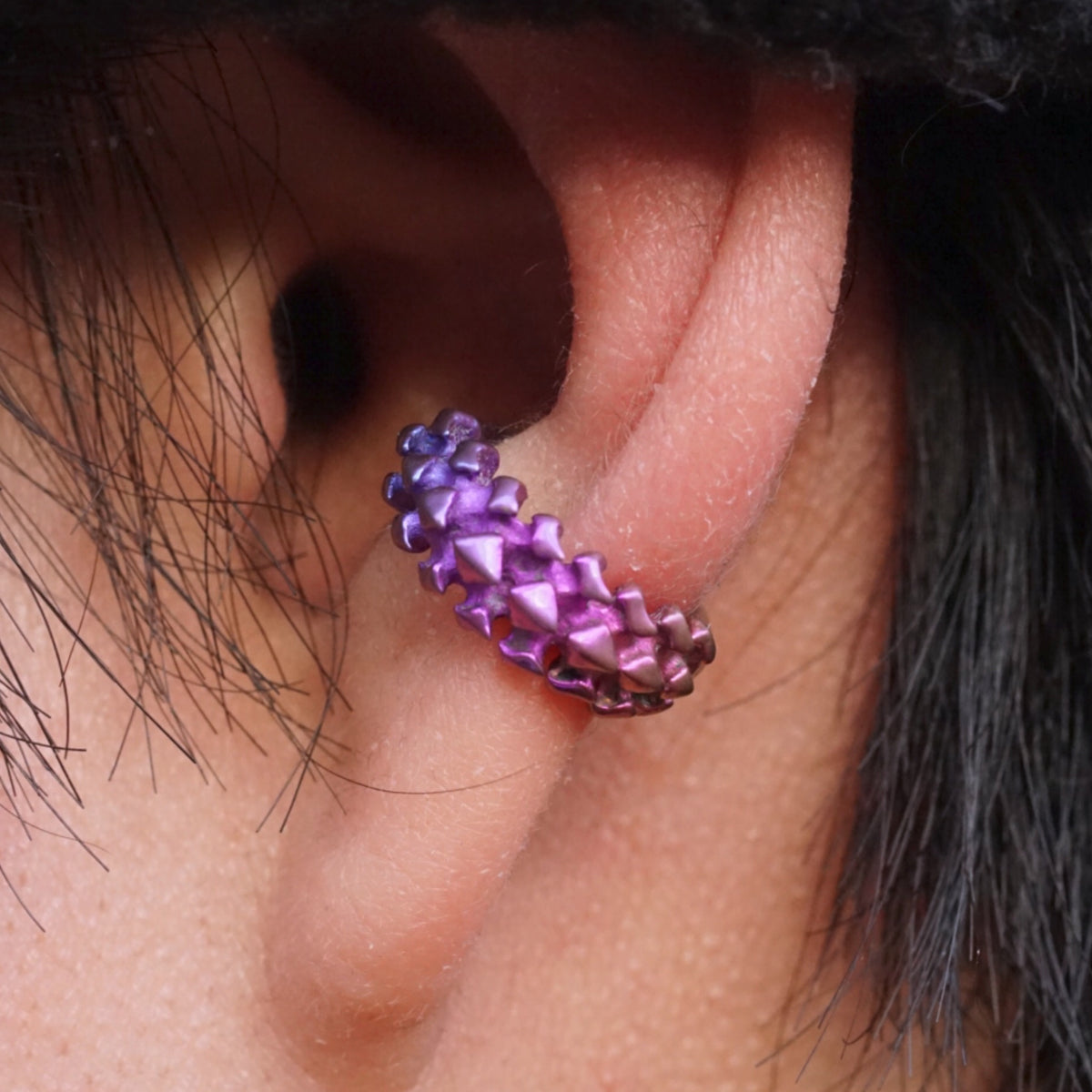 Dragon Scale I Ear Cuff [Titanium]